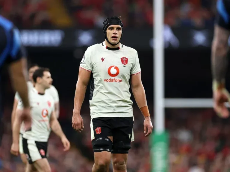 Les Bleus face aux All Blacks : confiance et défi pour le rugby gallois