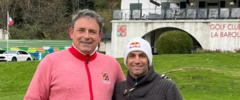 Johann Zarco, double champion du monde, découvre le golf à Mazamet