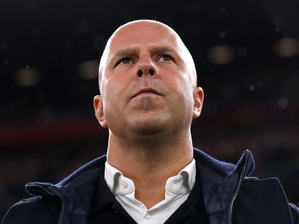 Liverpool face crise : risque de limogeage pour Arne Slot