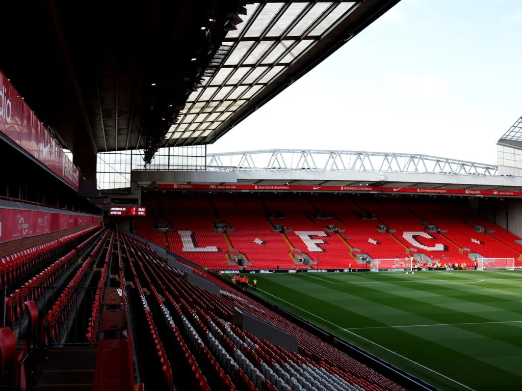 Blessure d'Owen Beck : chirurgie et avenir pour Liverpool