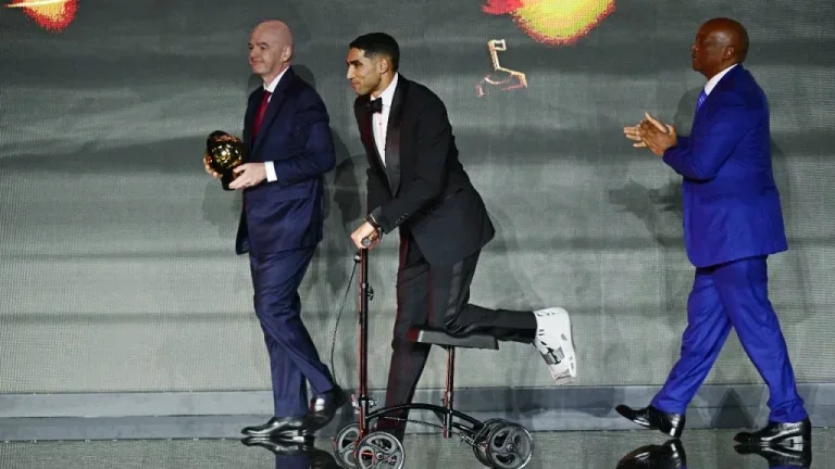 Hakimi inquiet après le trophée africain et sa blessure