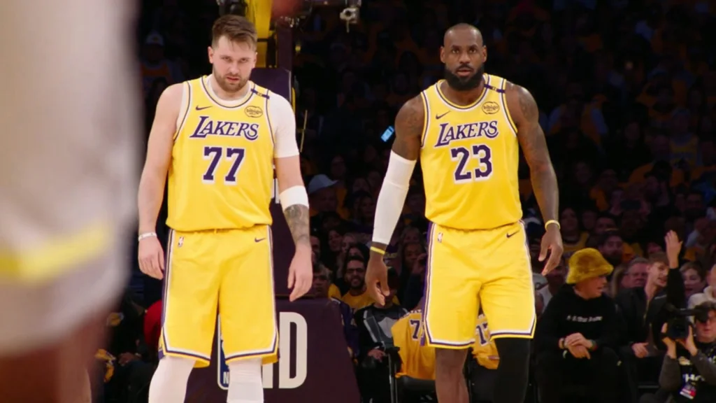LeBron James revient aux Lakers : nouveau rôle et minutes contrôlées