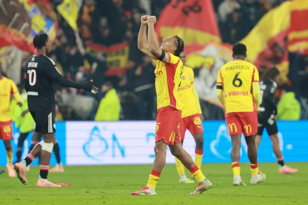 Lens signe une sixième victoire à domicile à Bollaert dans le froid