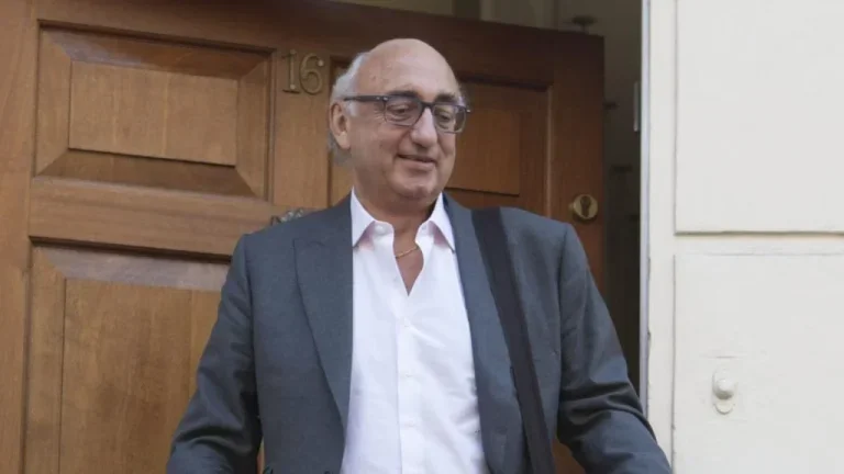 L’ex-agent Jonathan Barnett visé par des accusations de viol et de torture