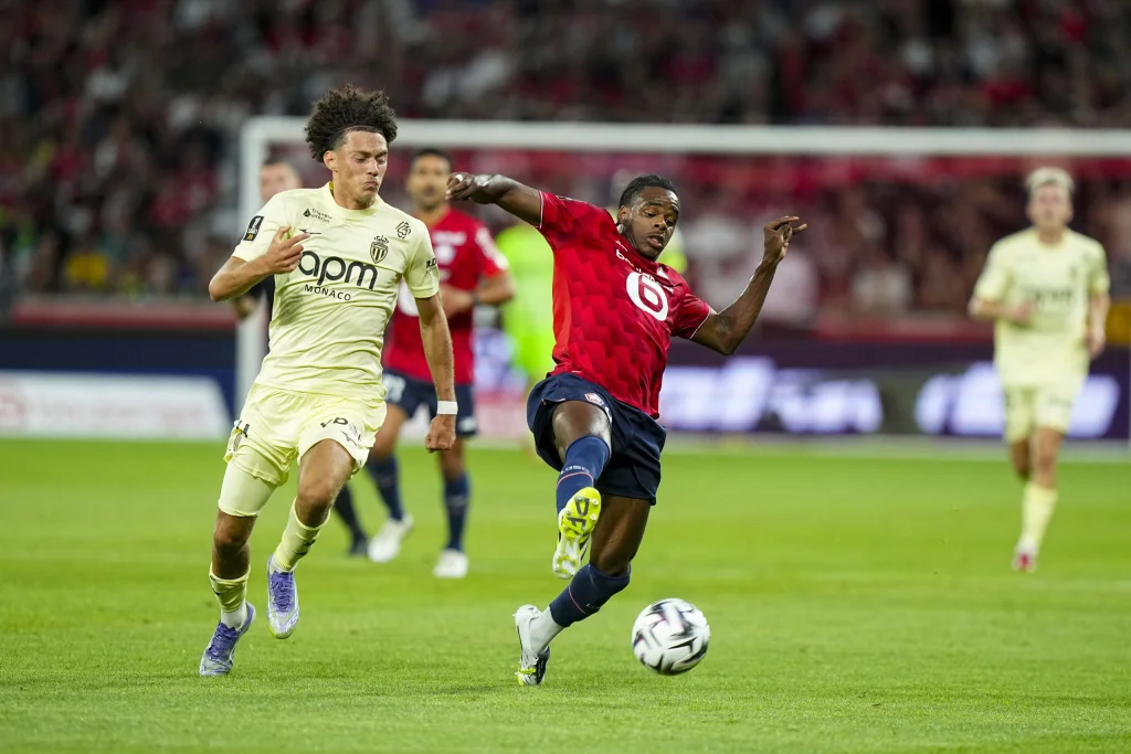 LOSC: Ngoy blessé, défense centrale incertaine pour le Paris FC