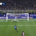 Maignan stoppe un penalty décisif dans le derby milanais