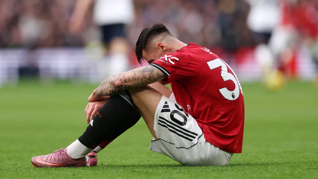 Manchester United : Sesko absent pour 3 à 4 semaines après sa blessure au genou