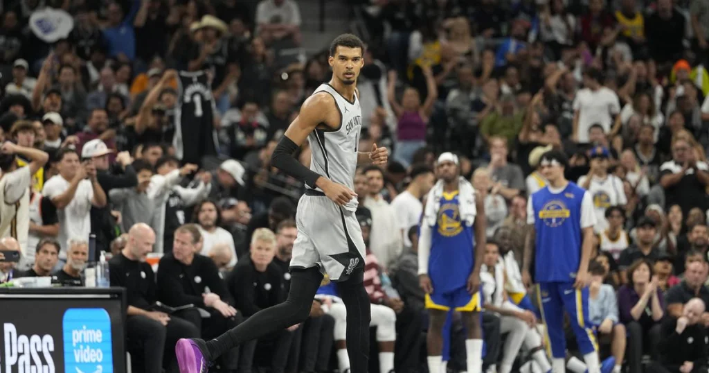 NBA : Wembanyama touché au mollet, indisponible plusieurs semaines