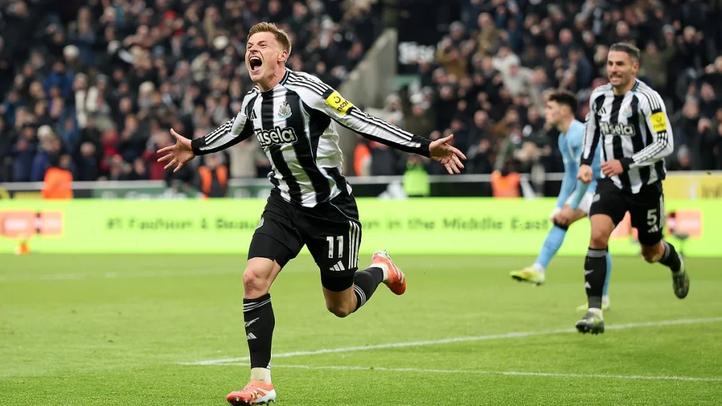 Newcastle bat Manchester City : la victoire qui relance Howe