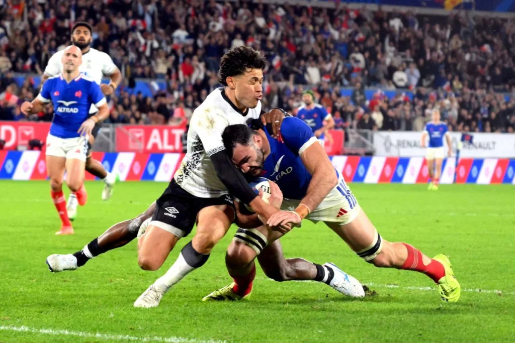Ollivon en deuxième ligne contre les Fidji: un pari gagnant