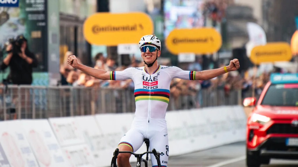 Tadej Pogacar vise Paris-Roubaix et défie Vingegaard en 2026