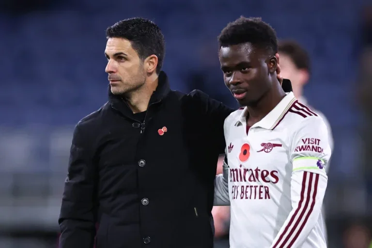 Arteta rassure Saka sur son avenir à Arsenal et sa signature