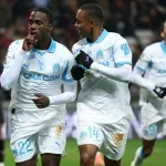 Marseille écrase Nice (5-1) et reprend la tête de la Ligue 1