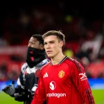 Manchester United : Quel milieu doit quitter avant Kobbie Mainoo ?