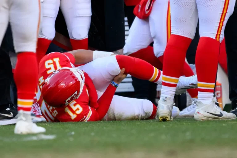 Blessure de Patrick Mahomes : fin de saison pour le quarterback des Chiefs