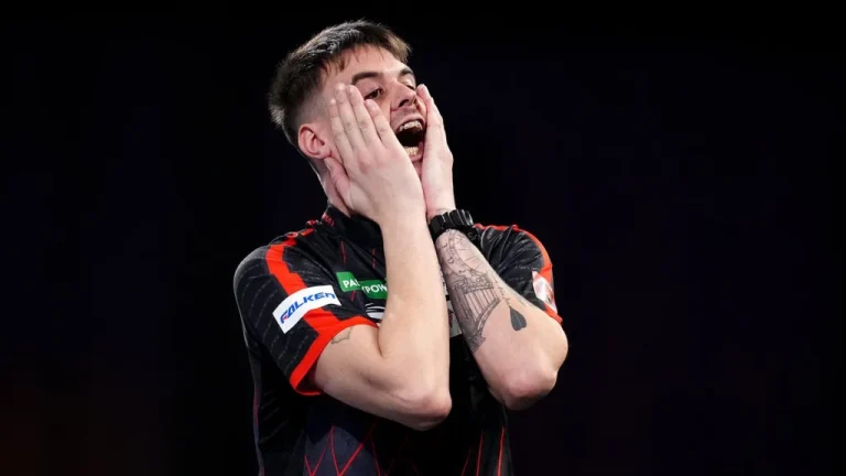 Disqualification du joueur de fléchettes Dom Taylor pour dopage au Championnat mondial