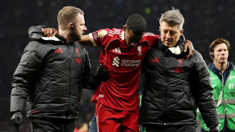 Blessure d'Alexander Isak après son but contre Tottenham : mise à jour