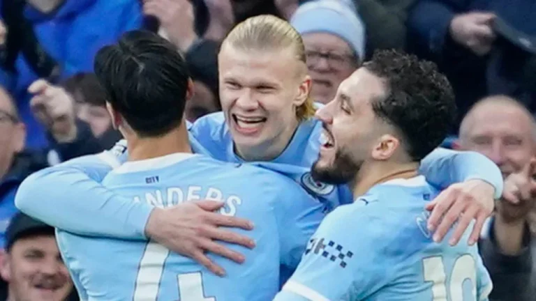 Manchester City domine West Ham 3-0 : Haaland en feu et City en tête
