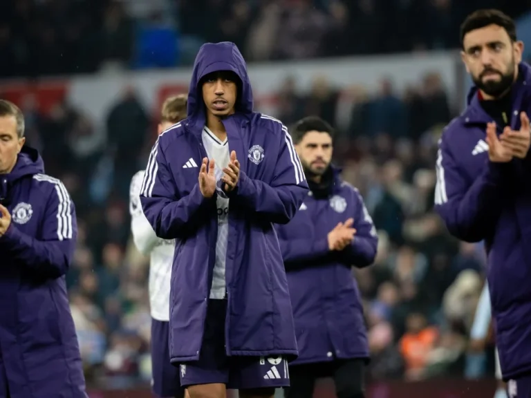 Ruben Amorim défend trois joueurs de Manchester United après la défaite contre Aston Villa