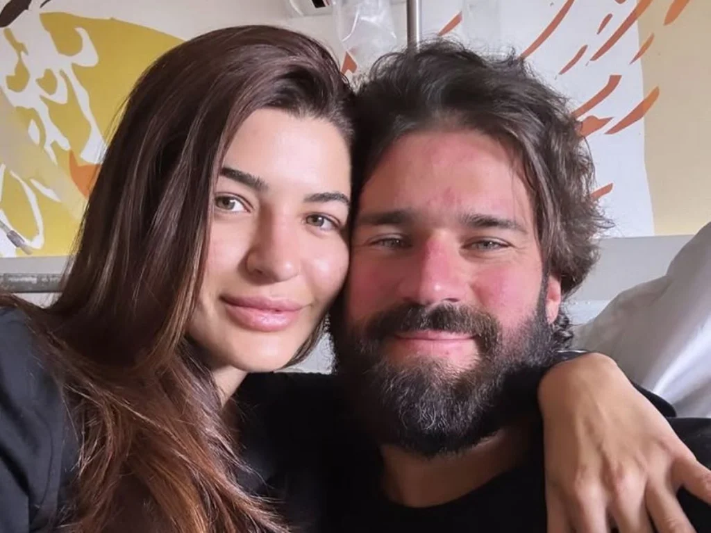 Alisson Becker et sa famille en vacances à Londres : moments de bonheur