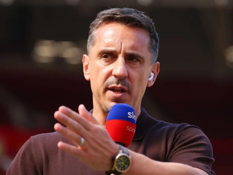 Manchester United : réaction de Zirkzee après substitution lors du match contre Aston Villa