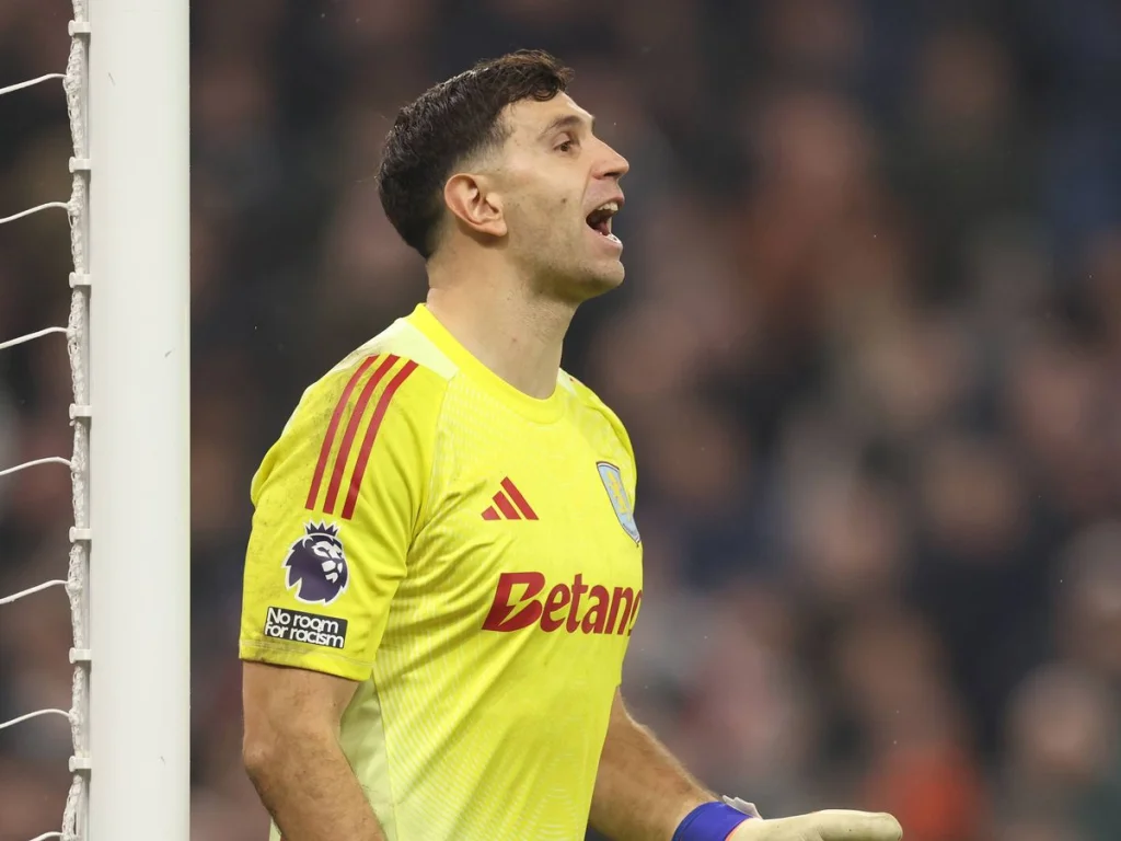 Aston Villa en pleine forme : victoire contre Manchester United et actualités