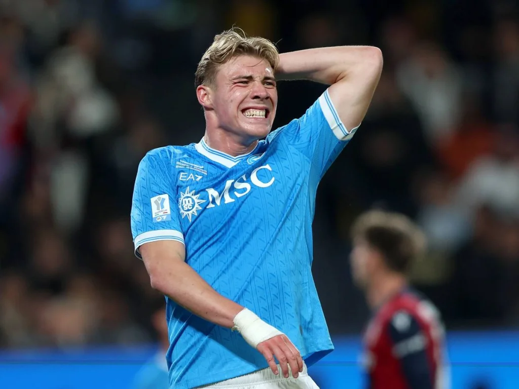 Rasmus Hojlund critique Manchester United après la victoire de Napoli