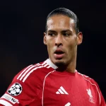Virgil van Dijk vs Rio Ferdinand : le meilleur défenseur selon Wes Brown