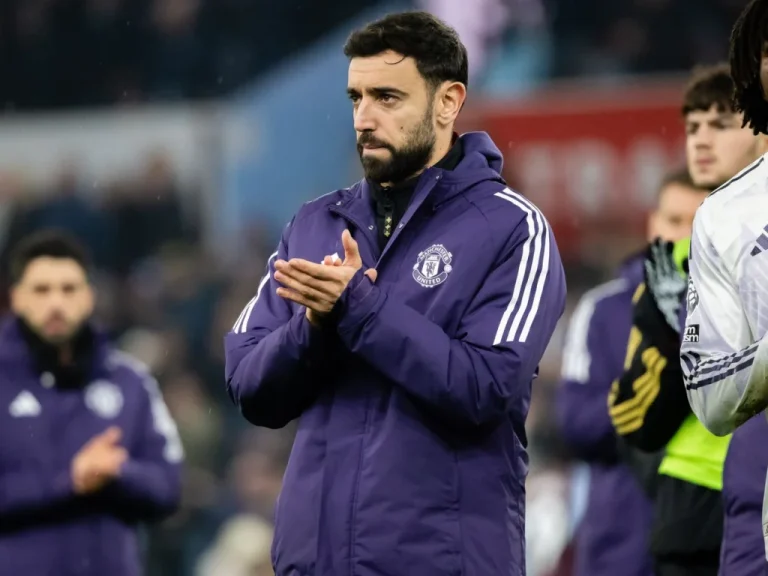 Manchester United : Mise à jour sur l'état de Bruno Fernandes et l'effectif face à Newcastle