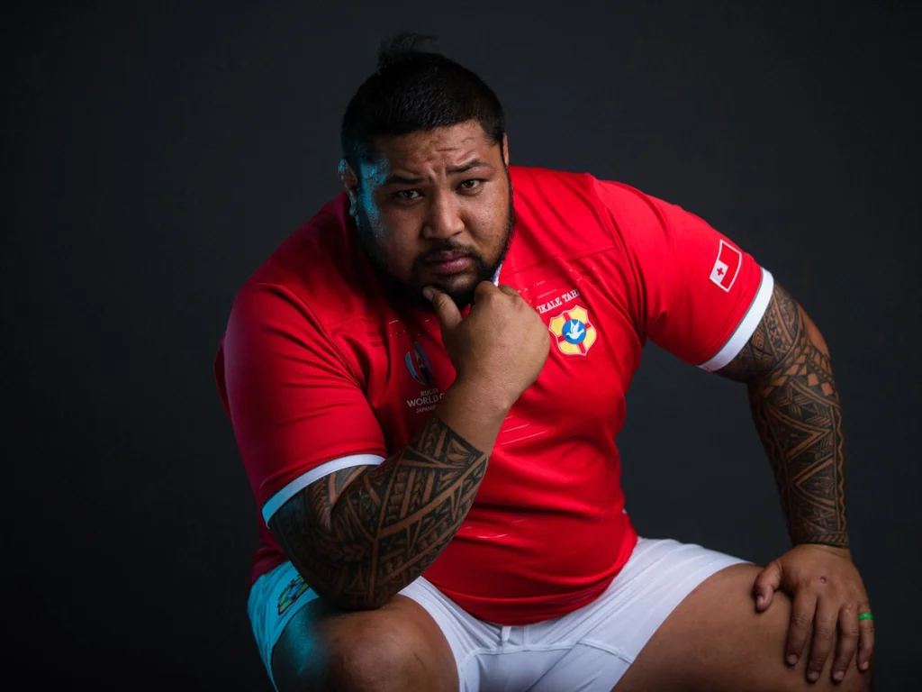 Ben Tameifuna, le joueur de rugby le plus lourd du monde, impressionne par sa force exceptionnelle