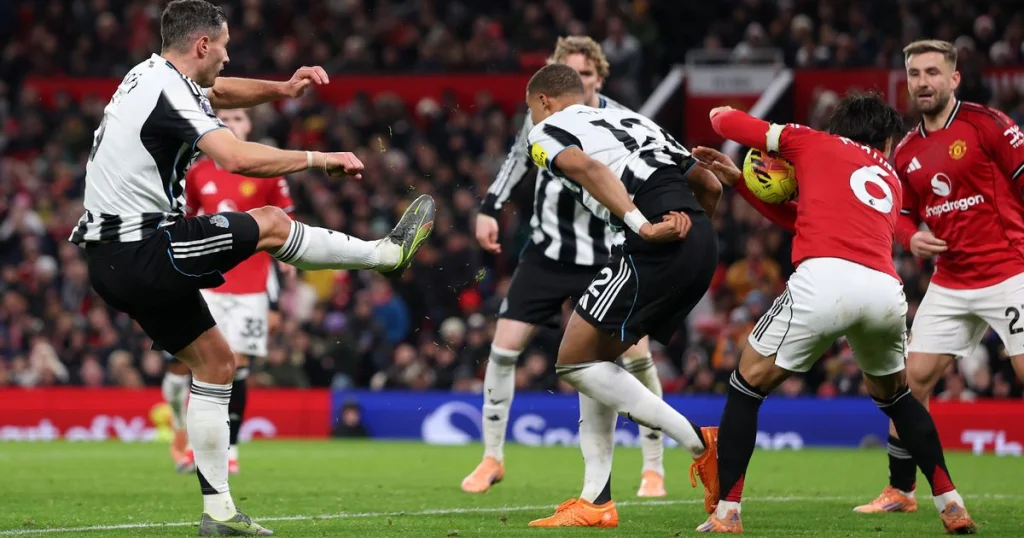 Newcastle United obtient un penalty refusé lors du match contre Manchester United