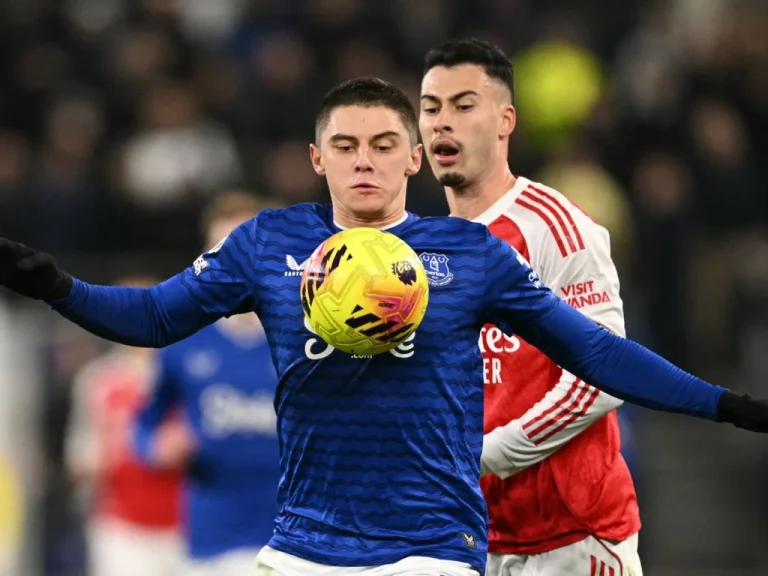 Moyes se prononce sur l'avenir de Mykolenko à Everton