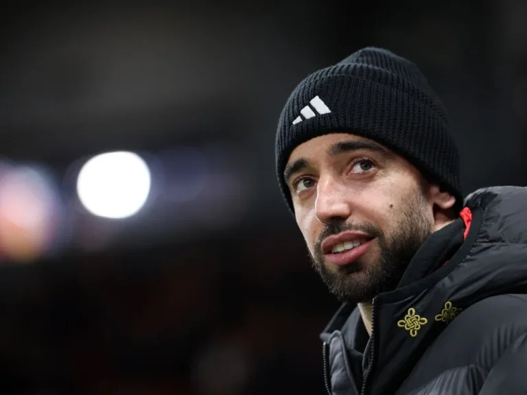 Bruno Fernandes encourage Tyrell Malacia après sa reprise avec Manchester United