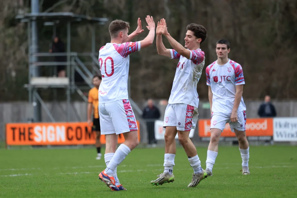 Jersey Bulls en course pour les play-offs après une victoire impressionnante