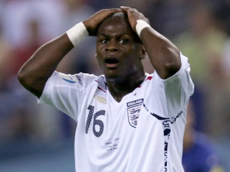 Ancien joueur de Premier League : un coéquipier lui a mis une crotte dans ses chaussures pour lui donner une leçon