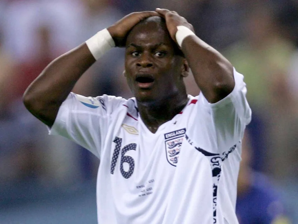 Ancien joueur de Premier League : un coéquipier lui a mis une crotte dans ses chaussures pour lui donner une leçon