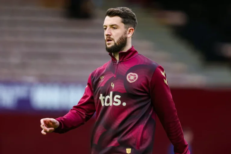 Craig Halkett prolonge avec Hearts jusqu'en 2028 et envisage sa retraite à Tynecastle