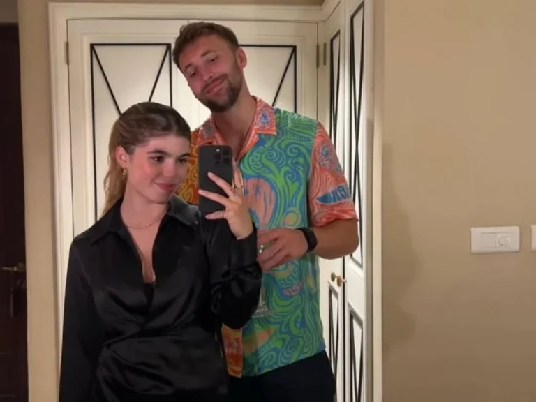 Un petit-fils de Liam Gallagher reçoit un maillot de Liverpool pour Noël