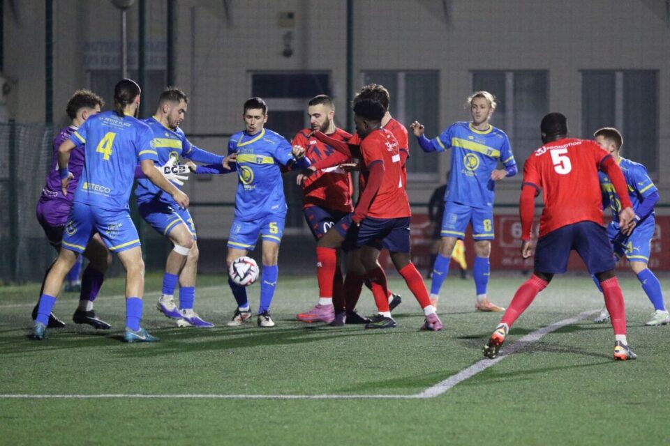 Indécision totale dans les six mètres de Bayeux.
