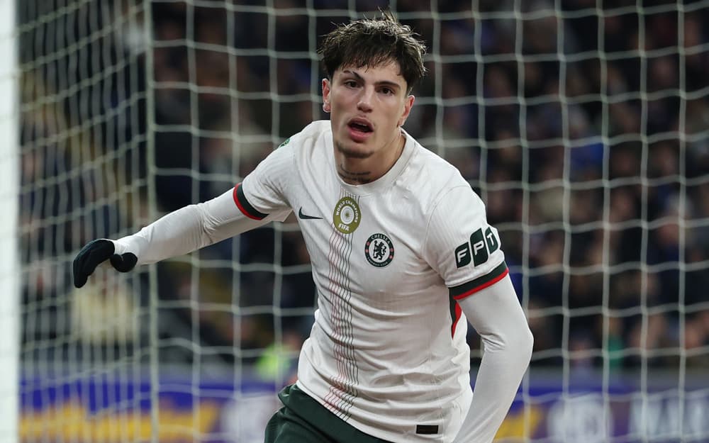 Alejandro Garnacho célèbre son doublé pour Chelsea à Cardiff