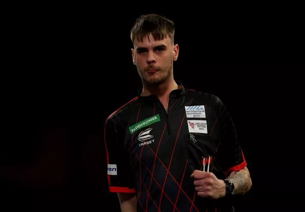 Dom Taylor exclu du Championnat mondial de darts