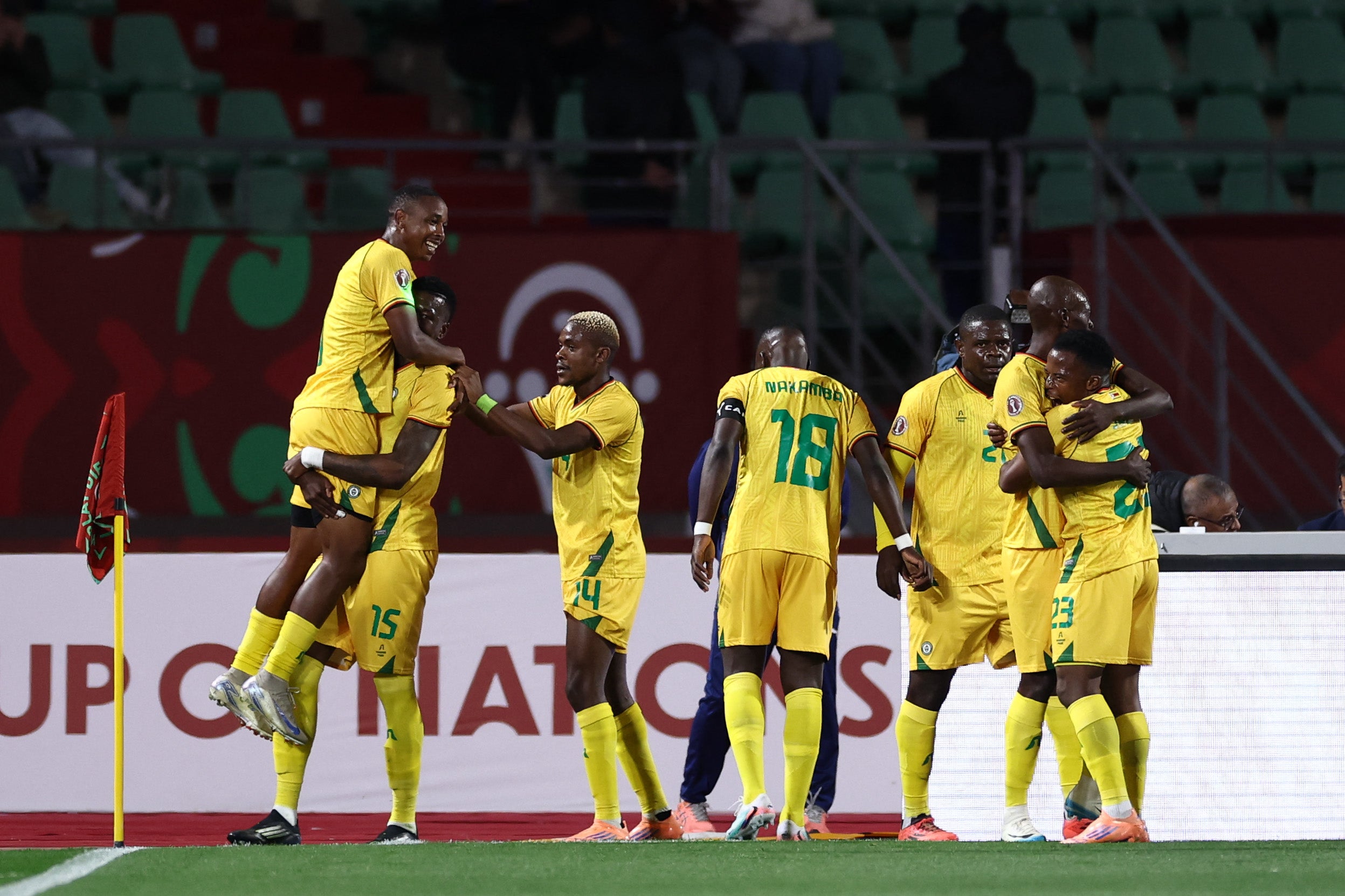 Prince Dube marque pour le Zimbabwe