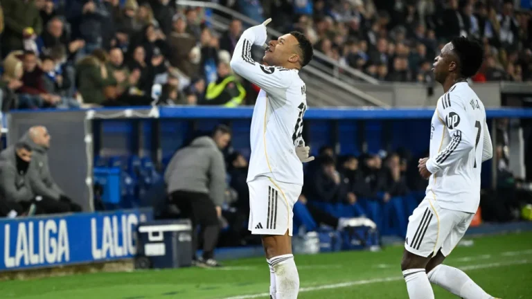Mbappé célèbre son but en hommage à son frère Ethan lors d'une victoire du Real Madrid