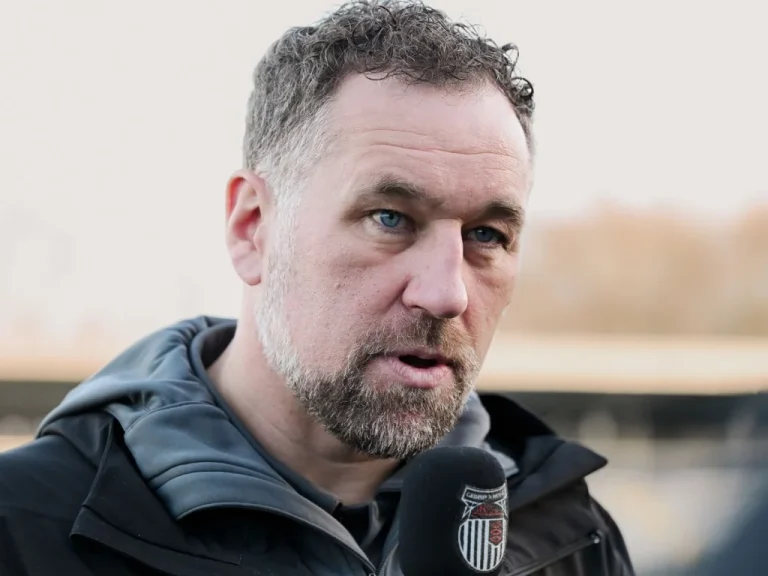 Grimsby Town reprend confiance après une victoire cruciale en Ligue 2