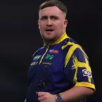 Luke Littler en finale du Championnat du Monde de Darts à Londres