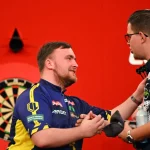 L'argent du Championnat du Monde de Dards : Luke Littler en tête