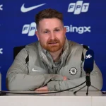 Nouveau manager de Chelsea : un changement stratégique avant Manchester City
