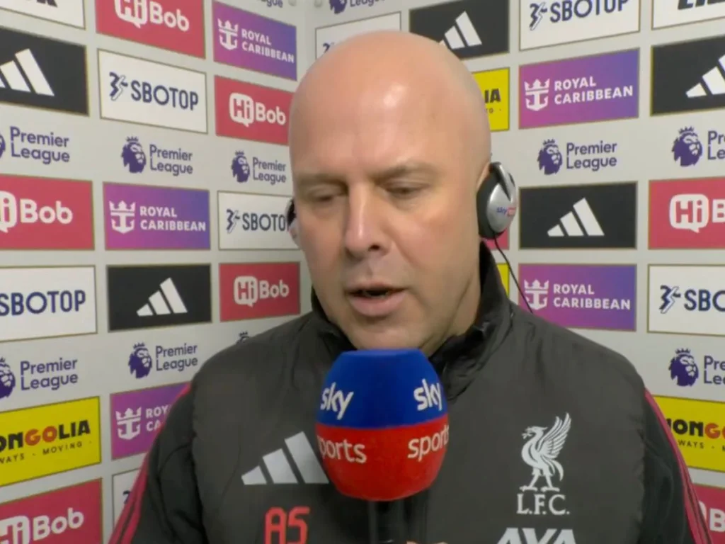 Arne Slot explique l'absence d'Hugo Ekitike face à Fulham et ses inquiétudes pour Liverpool