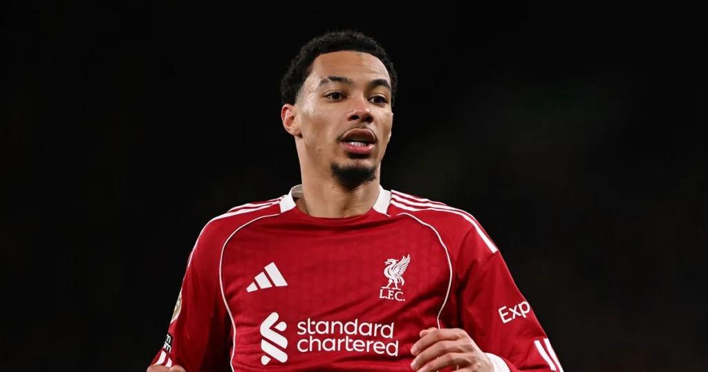 Liverpool exclut Hugo Ekitike face à Fulham pour blessure mineure