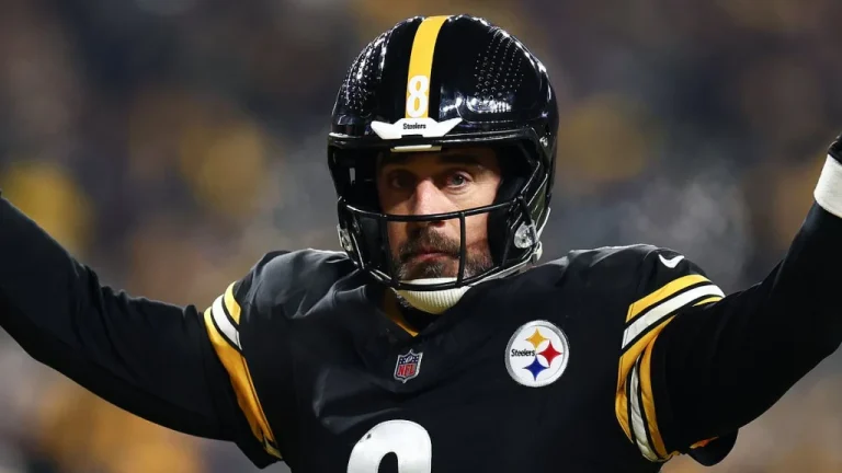Aaron Rodgers et les Steelers décrochent leur place en playoffs NFL